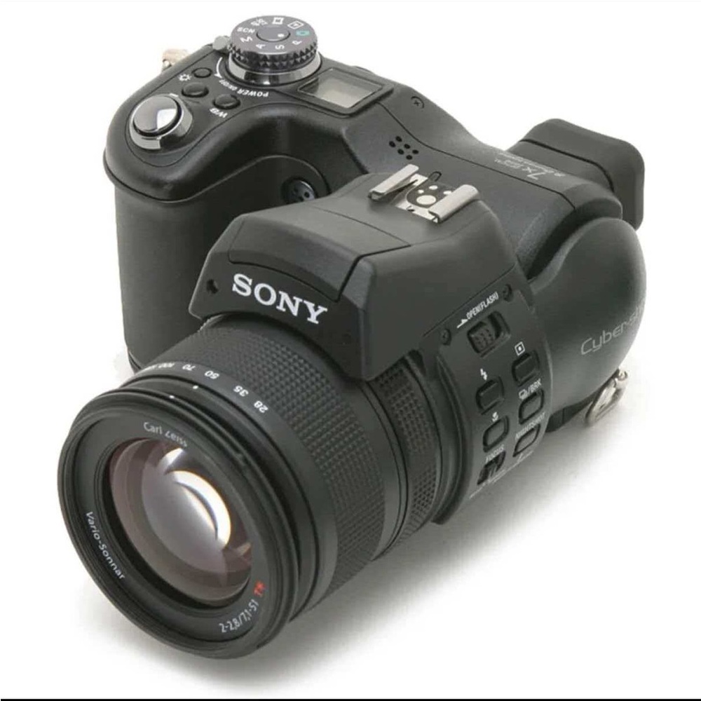 Sony Black Digital Camera with Zoom Lens